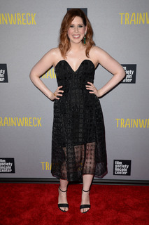 Vanessa Bayer feet photo thumbnail