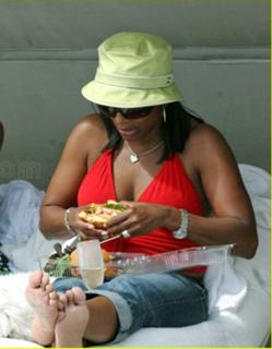 Vanessa Bell Calloway feet photo 2