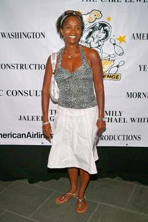 Vanessa Bell Calloway feet photo 3