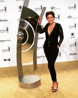 Vanessa Blumhagen feet photo thumbnail