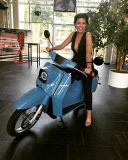 Vanessa Blumhagen feet photo thumbnail