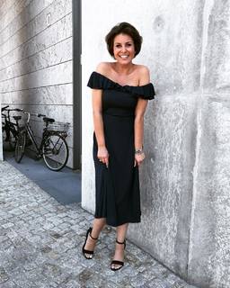 Vanessa Blumhagen feet photo thumbnail