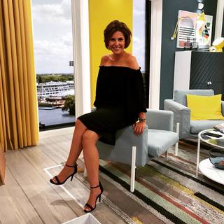 Vanessa Blumhagen feet photo thumbnail