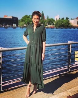 Vanessa Blumhagen feet photo thumbnail