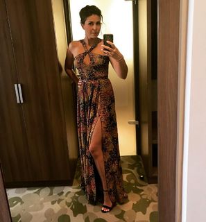 Vanessa Blumhagen feet photo thumbnail