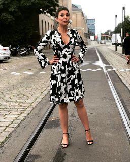 Vanessa Blumhagen feet photo thumbnail