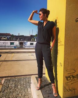 Vanessa Blumhagen feet photo thumbnail