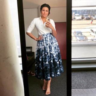 Vanessa Blumhagen feet photo thumbnail
