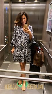 Vanessa Blumhagen feet photo thumbnail