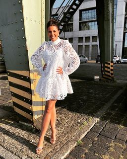 Vanessa Blumhagen feet photo thumbnail