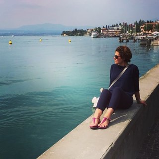 Vanessa Blumhagen feet photo thumbnail