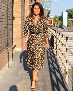 Vanessa Blumhagen feet photo thumbnail