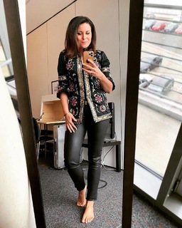 Vanessa Blumhagen feet photo thumbnail
