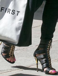 Vanessa Bryant feet photo thumbnail