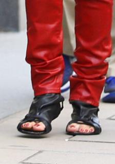Vanessa Bryant feet photo thumbnail
