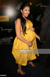 Vanessa Bryant feet photo thumbnail