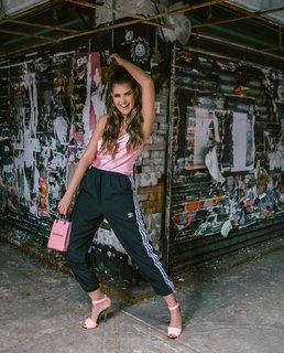 Vanessa Claudio feet photo thumbnail