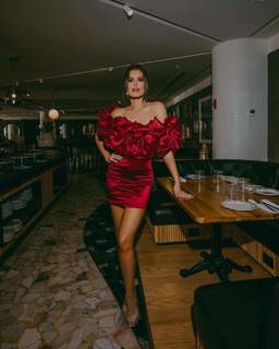 Vanessa Claudio feet photo thumbnail