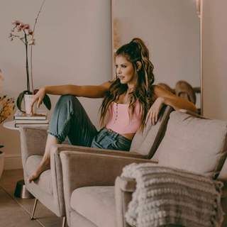 Vanessa Claudio feet photo thumbnail