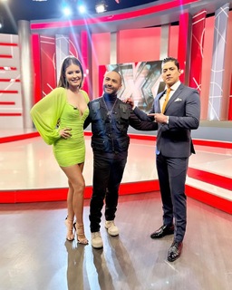 Vanessa Claudio feet photo thumbnail