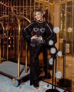 Vanessa Claudio feet photo thumbnail