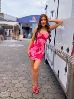 Vanessa Claudio feet photo thumbnail