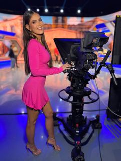 Vanessa Claudio feet photo 7