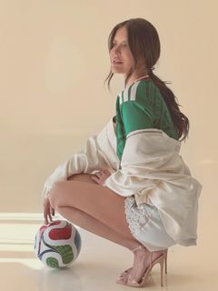 Vanessa Claudio feet photo 15