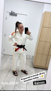 Vanessa Demopoulos feet photo 5