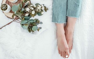 Vanessa Evigan feet photo 5