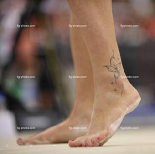 Vanessa Ferrari feet photo thumbnail