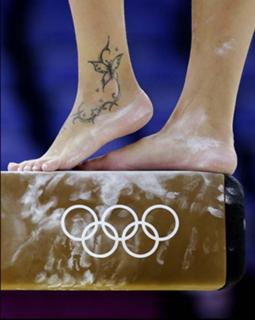 Vanessa Ferrari feet photo thumbnail