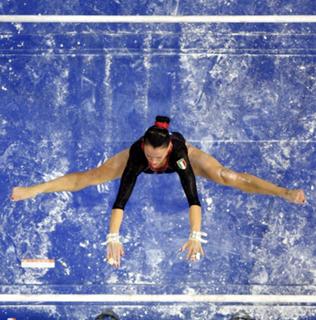 Vanessa Ferrari feet photo thumbnail