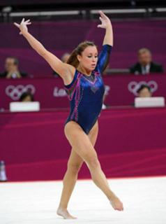 Vanessa Ferrari feet photo thumbnail