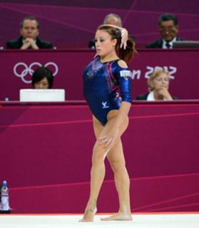 Vanessa Ferrari feet photo thumbnail