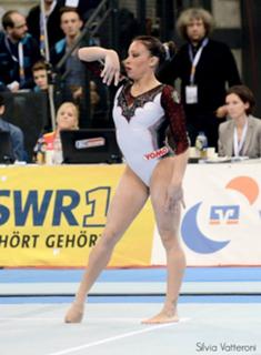 Vanessa Ferrari feet photo thumbnail