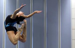 Vanessa Ferrari feet photo thumbnail