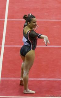 Vanessa Ferrari feet photo thumbnail