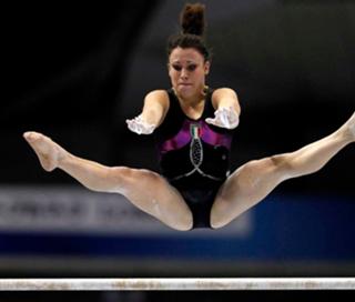 Vanessa Ferrari feet photo thumbnail