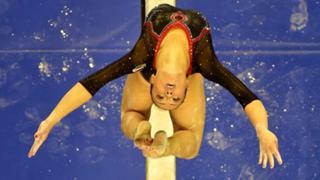 Vanessa Ferrari feet photo thumbnail