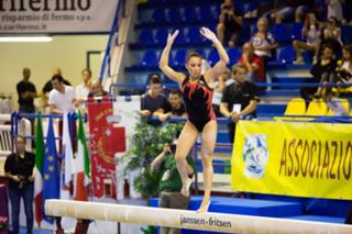 Vanessa Ferrari feet photo thumbnail