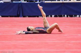 Vanessa Ferrari feet photo thumbnail