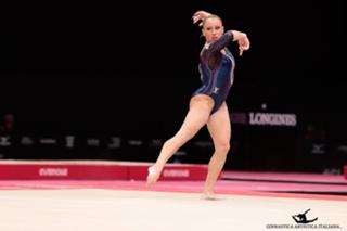 Vanessa Ferrari feet photo thumbnail