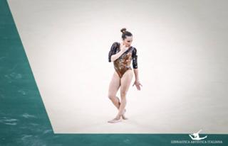 Vanessa Ferrari feet photo thumbnail