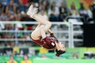 Vanessa Ferrari feet photo thumbnail