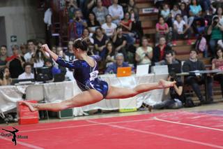 Vanessa Ferrari feet photo thumbnail