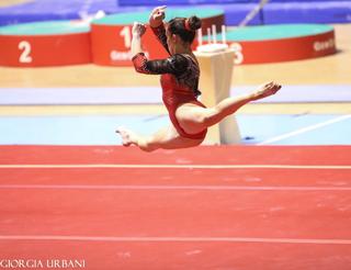 Vanessa Ferrari feet photo thumbnail