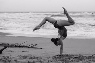 Vanessa Ferrari feet photo thumbnail