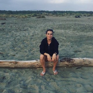 Vanessa Ferrari feet photo thumbnail