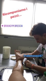 Vanessa Ferrari feet photo thumbnail